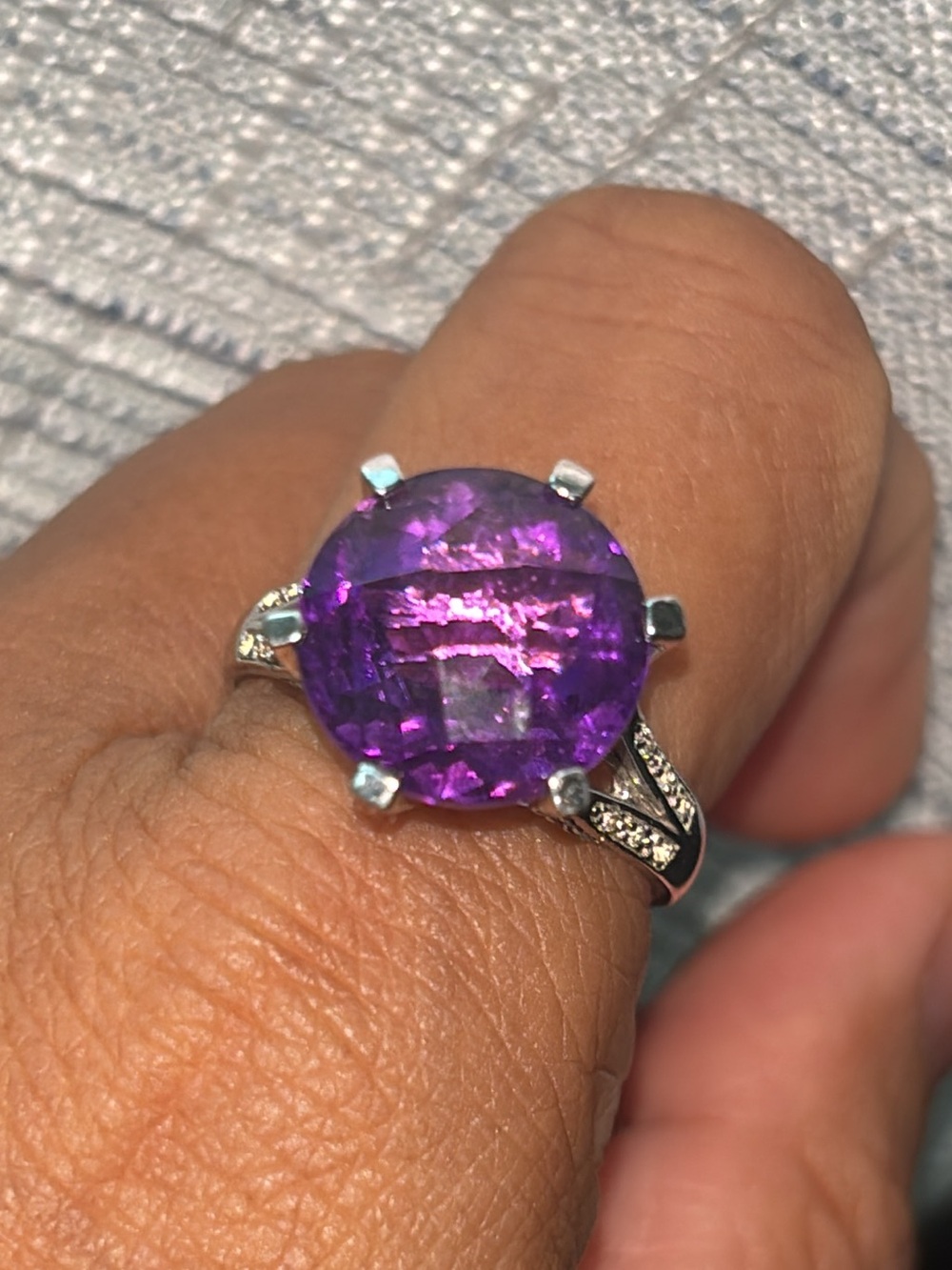 Sterling Silver Ring with Faceted Amethyst Gemstone